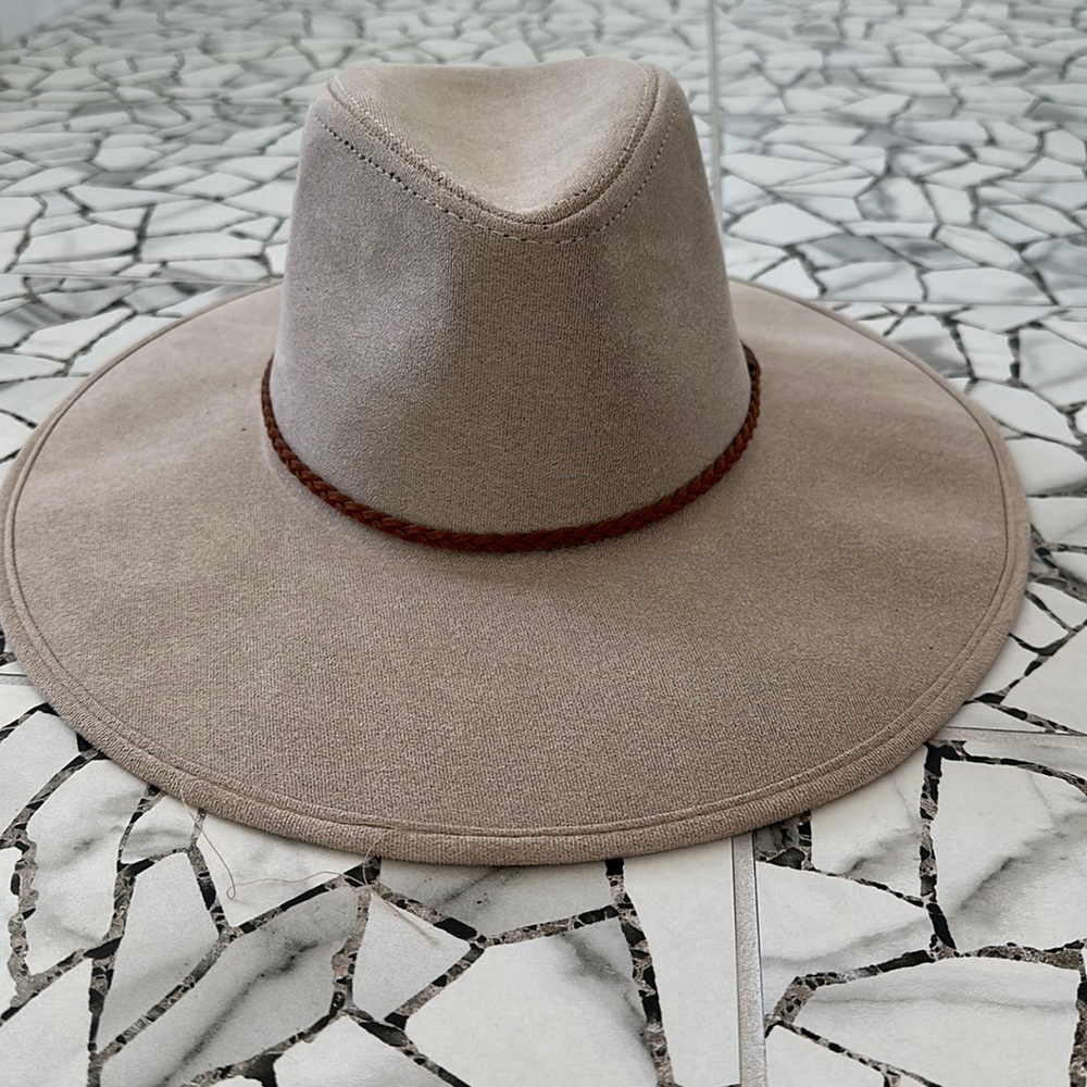Tan hat. New.